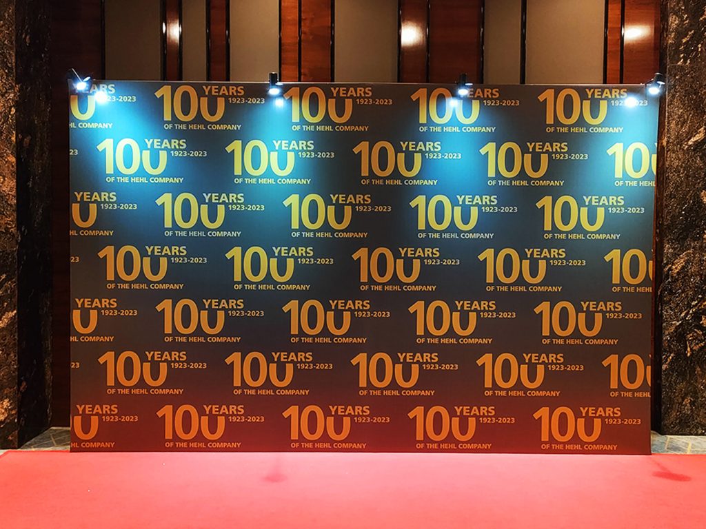 backdrop photobooth dengan karpet biasa